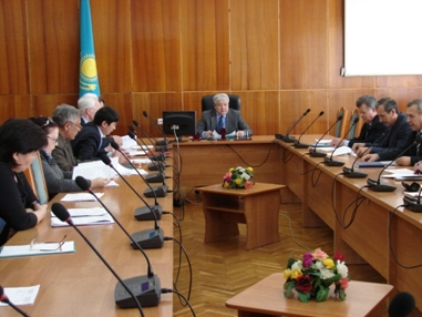 В интересах человека труда