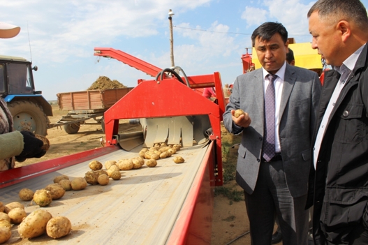 АЙБЕК КӘРІМОВ: АУЫЛ МЕН ҚАЛАҒА КӨЗҚАРАС БІРДЕЙ БОЛУЫ КЕРЕК