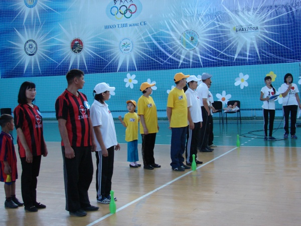 Папа, мама, я – дружная семья!