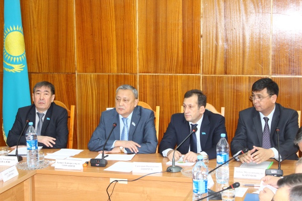 Утверждены кандидатуры почетных граждан