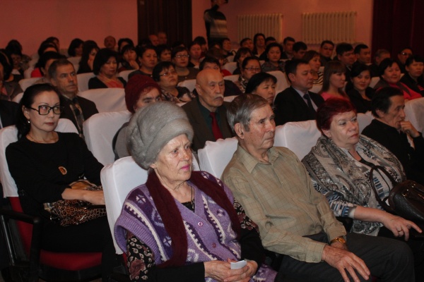 В ФОРМАТЕ КОНСТРУКТИВНОГО ДИАЛОГА