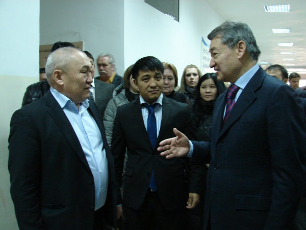 Выполнять поручения главы государства