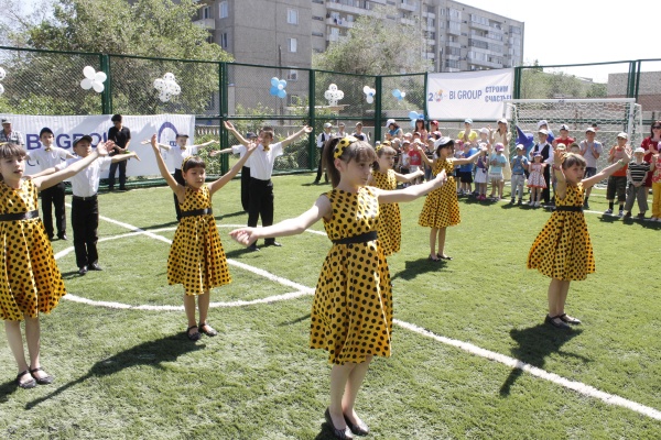 Футбольная площадка – в подарок