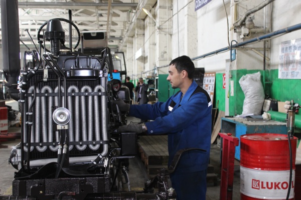 Сделано в Казахстане. Семитысячный трактор сошел с конвейера