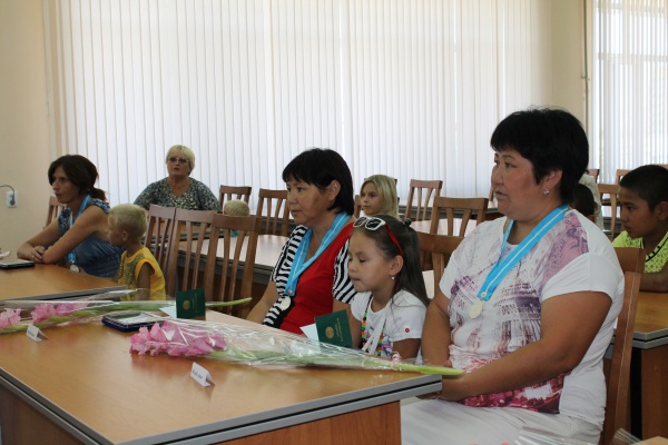 За материнский подвиг