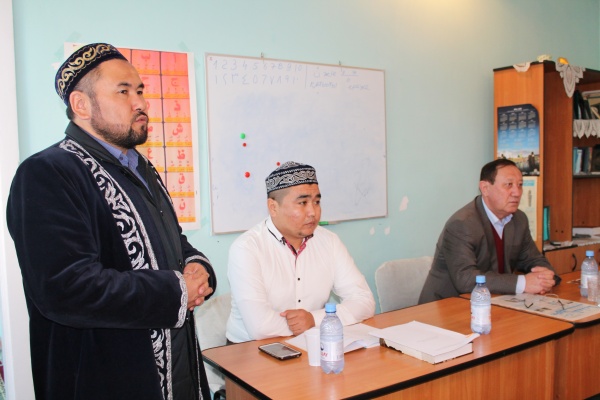 За партой — имамы