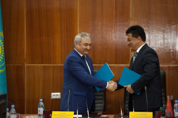 Налаживая двустороннее сотрудничество