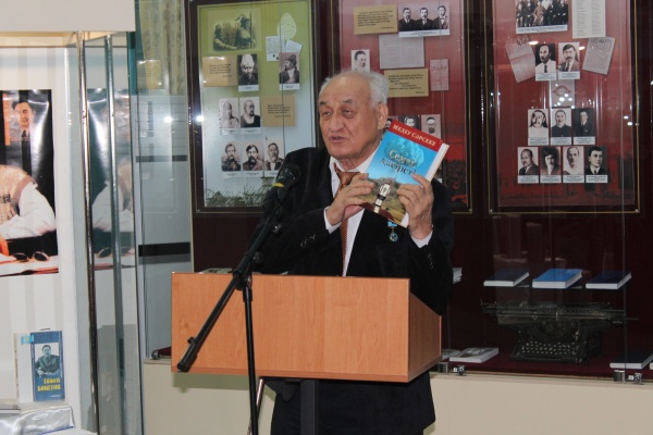 Вклад в казахстанскую литературу