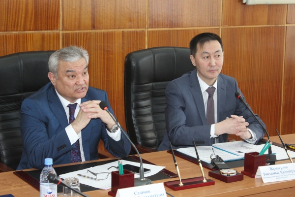 По принципу меритократии