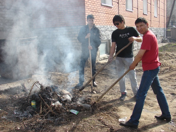 Убирать свою территорию самостоятельно