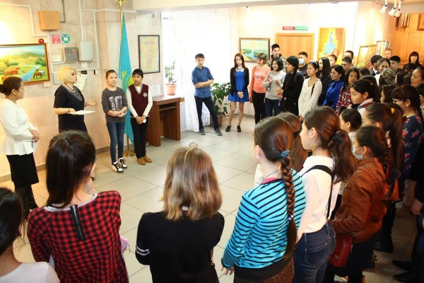 Поддержать юных художников