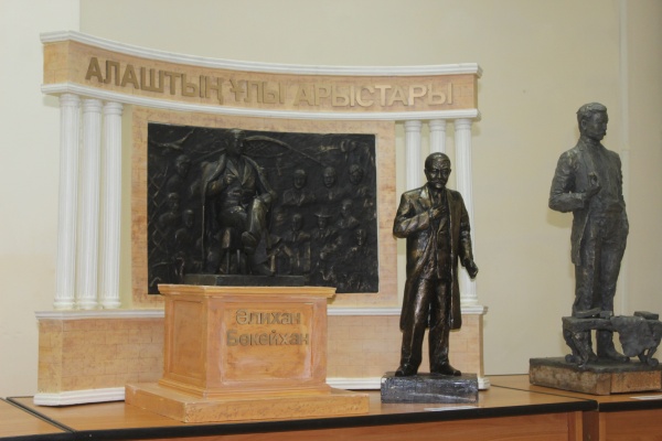 Памятник к юбилею