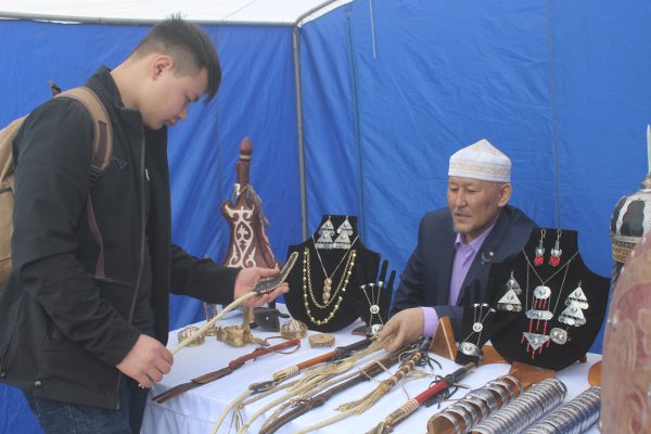 Уникальные экспонаты от семейских мастеров