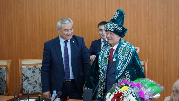 За многолетний вклад в развитие города