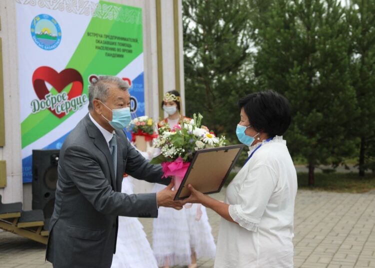 Почести для предпринимателей-добровольцев