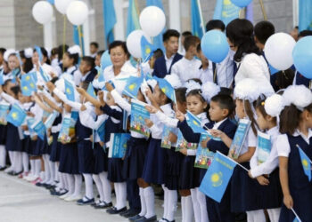 А у нас 20 тысяч первоклашек!