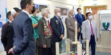 Мирный потенциал атома