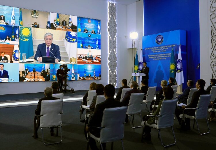 На онлайн заседании