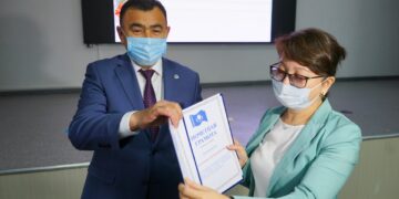 Чествовали лучших педагогов