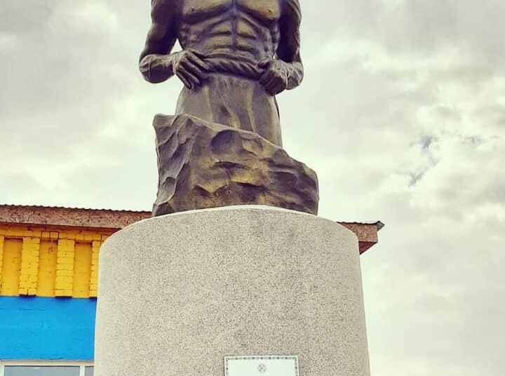 Великому человеку – великая память