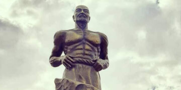 Великому человеку – великая память