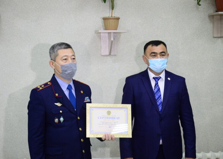 Улучшать условия стражам порядка