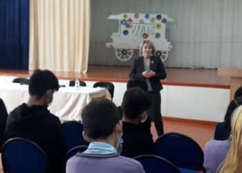 Научить жить в гармонии с собой