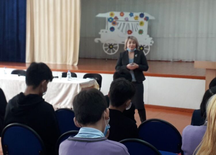 Научить жить в гармонии с собой