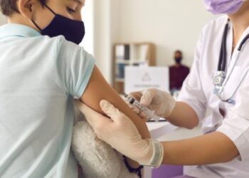 Вакцинация детей против covid-19: алгоритм и условия