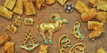 На примере истории