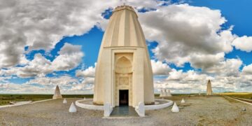 «Сгорая плачу свечи….»