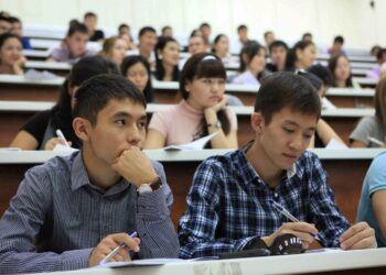 Живут студенты весело?