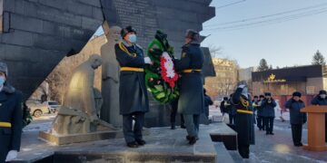 Помнить своих героев