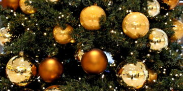 И неведомо откуда к нам приходит Новый год!