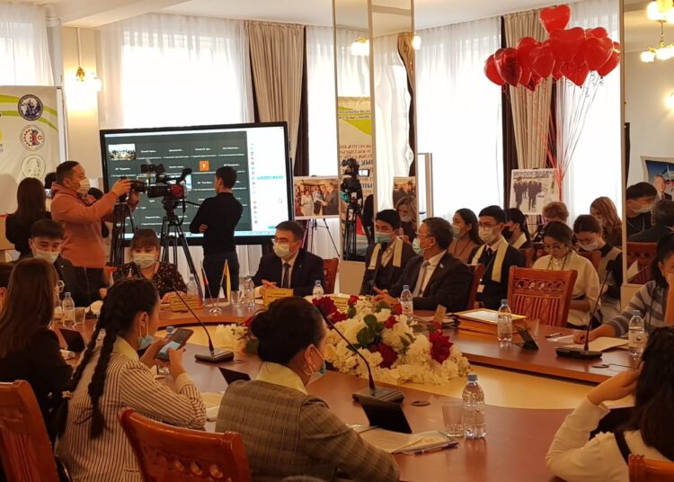 Кто людям помогает – не тратит время зря