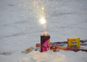 «Раз, два три, елочка гори!»