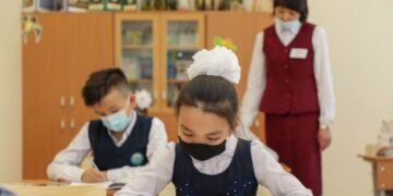 Школьники вновь вернутся за парты