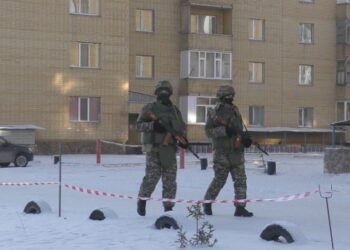 В режиме чрезвычайного положения