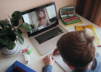 Школы снова онлайн?