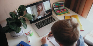 Школы снова онлайн?