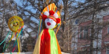 Масленица к нам идет, за собой Весну ведет