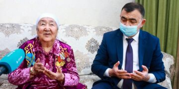 Поздравить не словами, а поступками