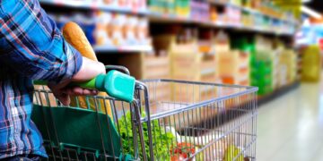 Опустеют ли полки магазинов?