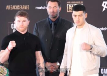 Канело и Бивол прибыли в Лас-Вегас и провели дуэль взглядов