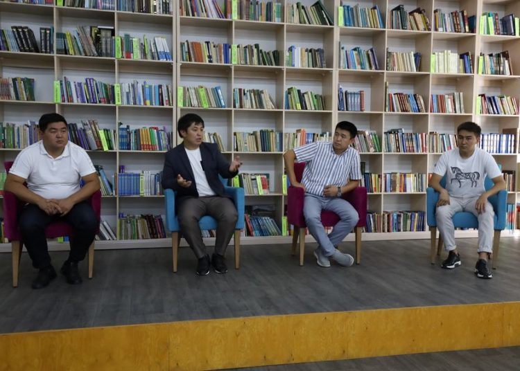 Обсудили проблемы молодежи