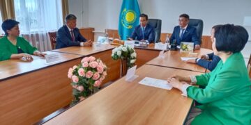 Аким области Абай посетил село Аксуат