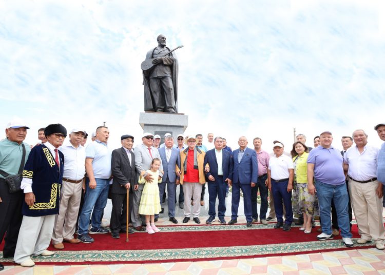 К нему не зарастет народная тропа