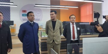 ПОД ПРИСТАЛЬНЫМ ОКОМ СТРАЖЕЙ ПОРЯДКА