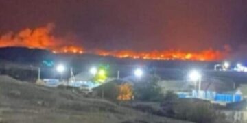 ЧЕТВЕРТЫЕ СУТКИ БОРЮТСЯ С ОГНЕМ В ГОРНОЙ МЕСТНОСТИ В АБАЙСКОЙ ОБЛАСТИ