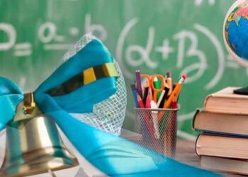 «Осеннее чудо случается в детстве, со школьными знаниями вновь жить в соседстве…»